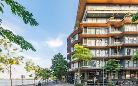 22Land Moon West Lake